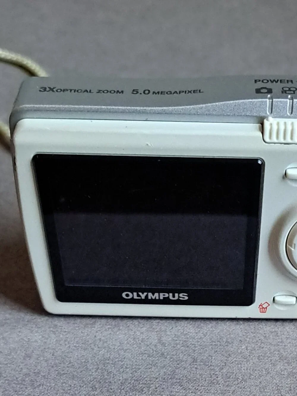 Olympus IR-300 USED Digital Camera (5 MP, 3x Optical Zoom, Case, Card) PM